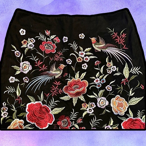 🌈 Beautiful boho embroidered skirt - Picture 2 of 7